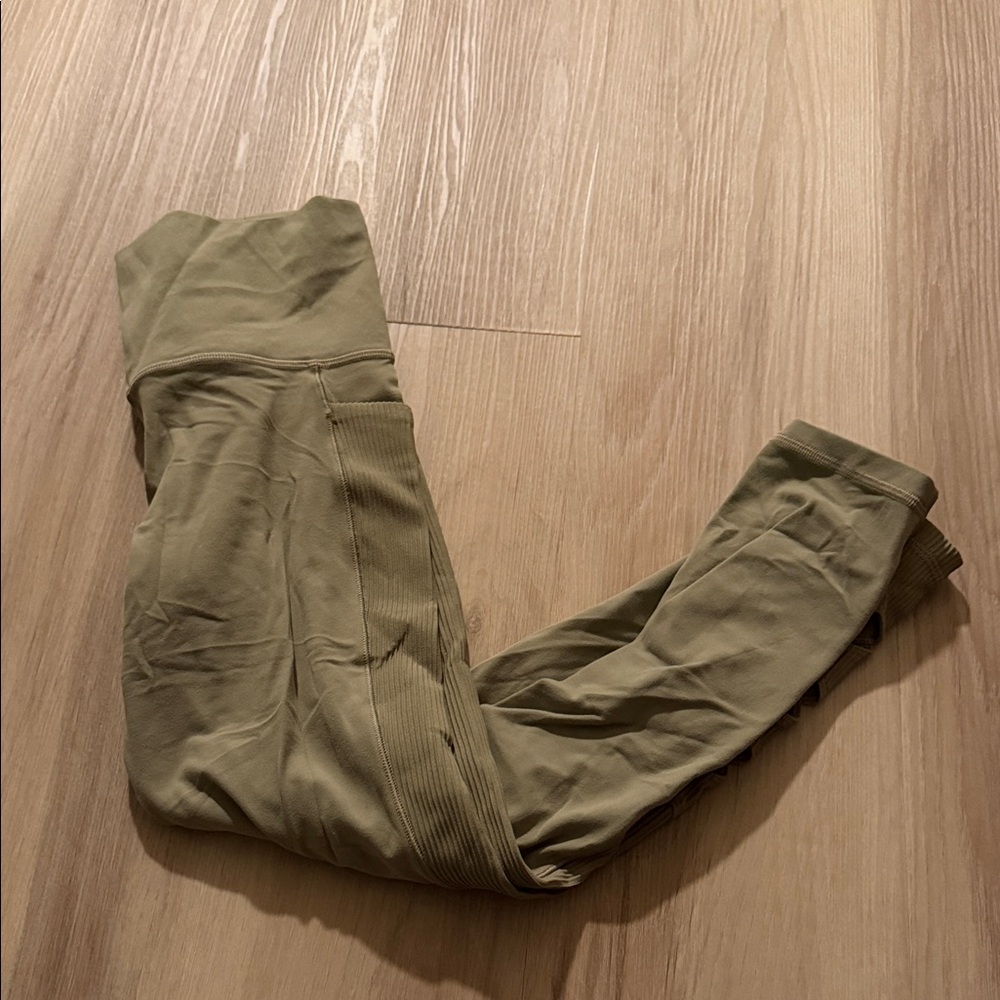 Athleta Salutation Stash Pocket II Cutout 7/8